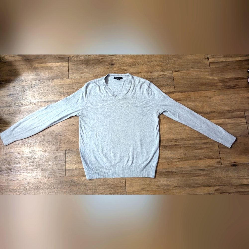 Banana Republic Men's v-neck sweater